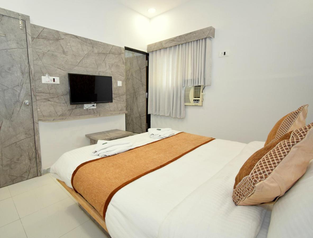 Hotel A1 Vastrapur Ахмедабад Экстерьер фото
