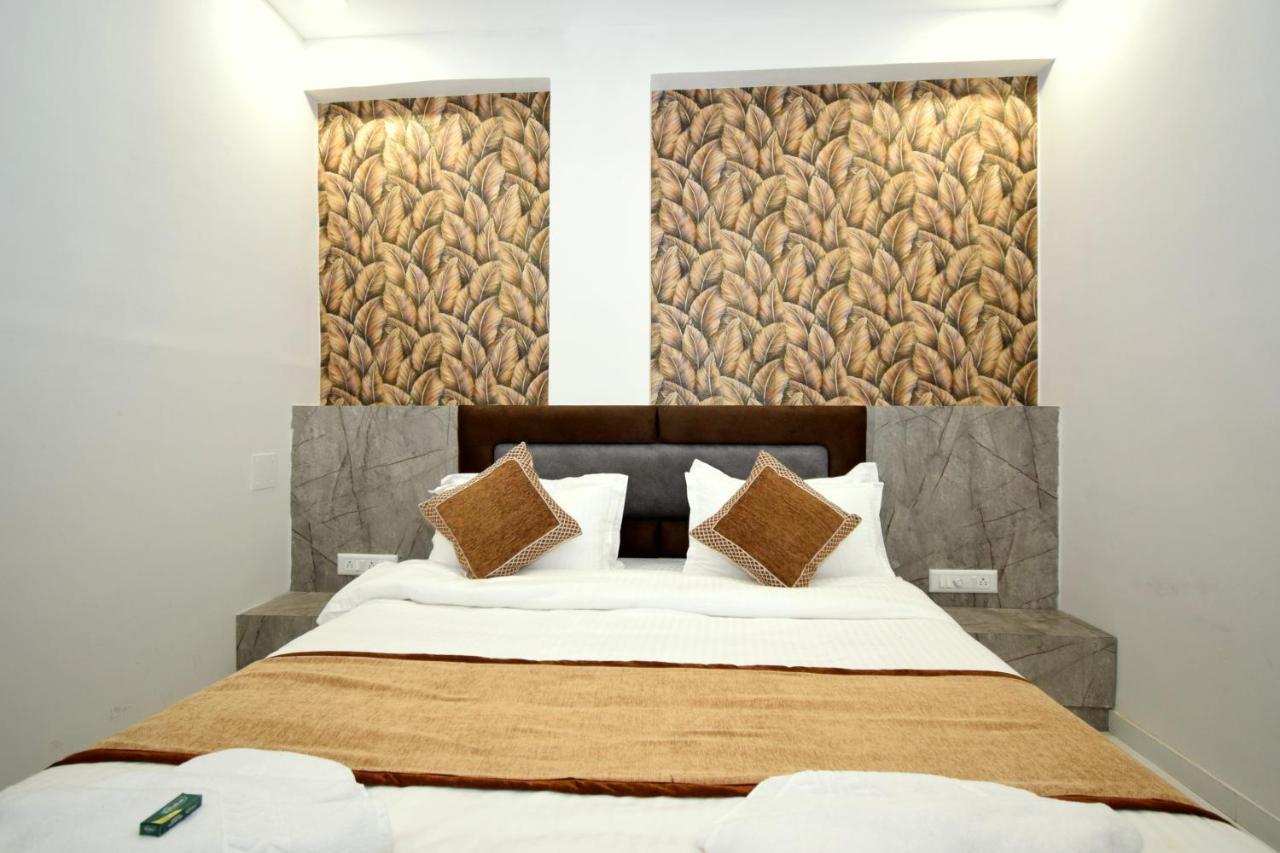 Hotel A1 Vastrapur Ахмедабад Экстерьер фото
