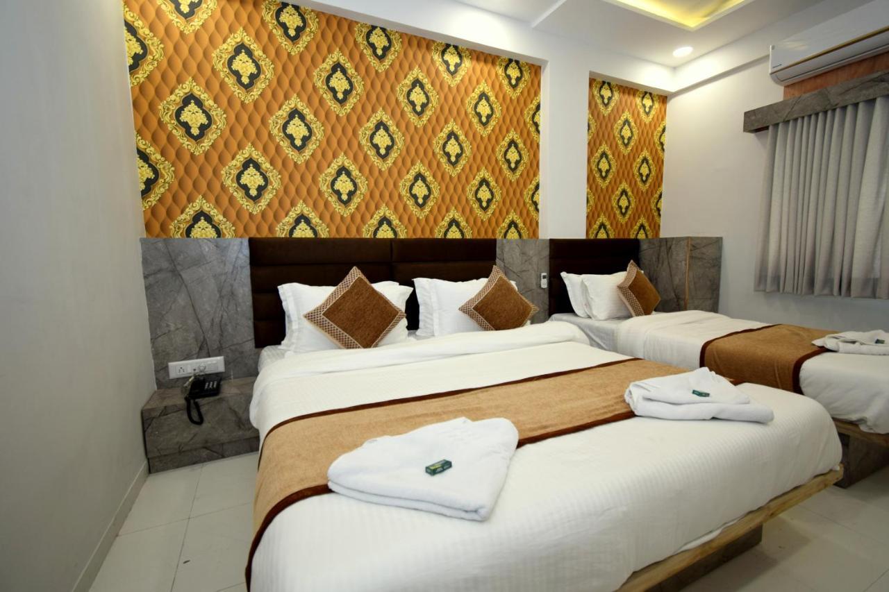Hotel A1 Vastrapur Ахмедабад Экстерьер фото